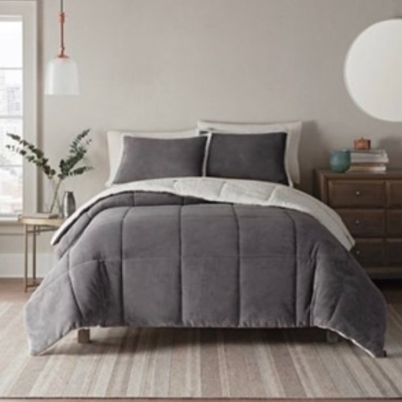 UGG Other - Queen size reversible UGG comforter